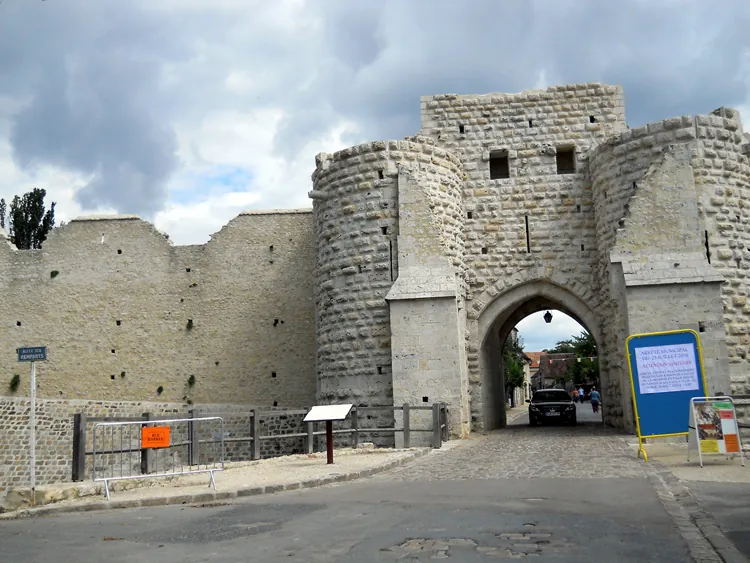 Provins